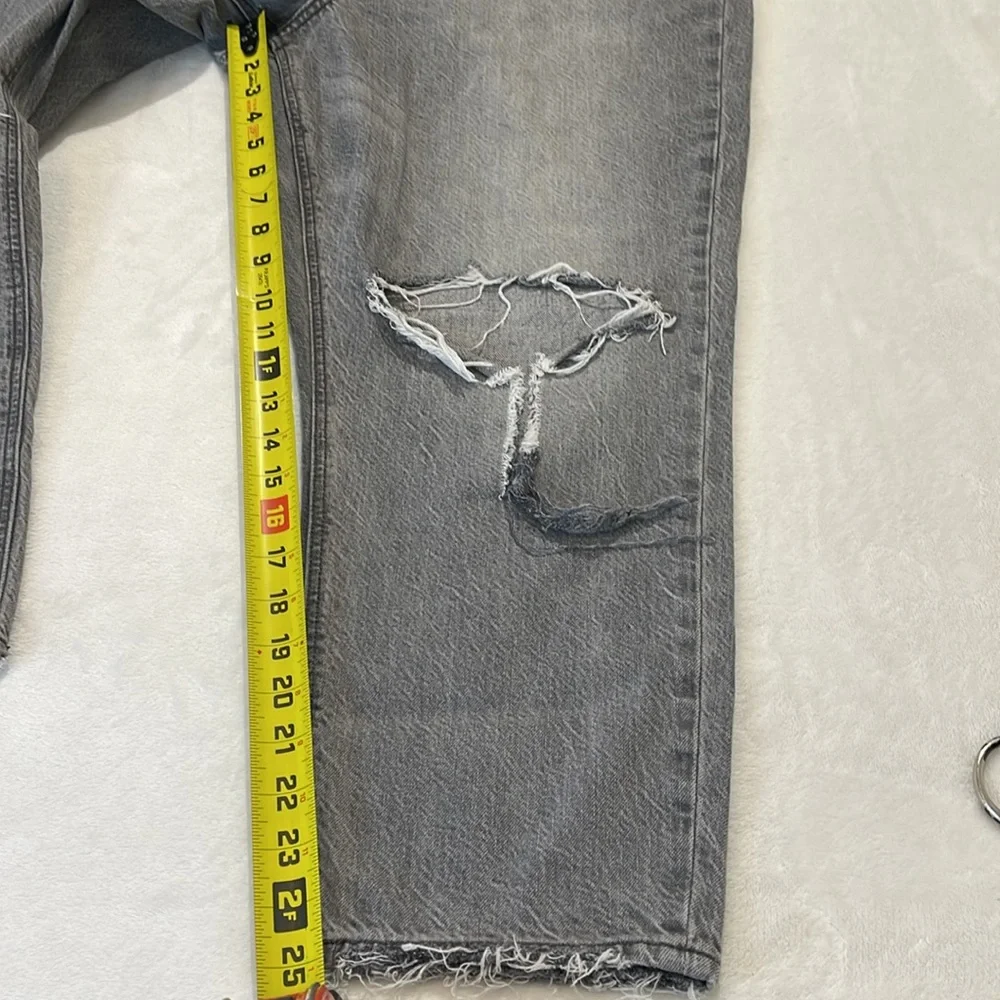 AMERICAN EAGLE WOMENS SIZE 16S Gray Distressed  MOM Jeans